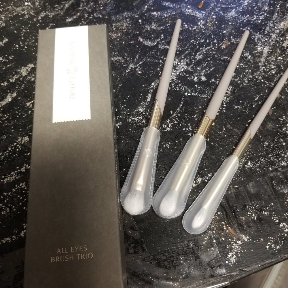 New in Box Complex Couture Professional Eyeshadow Brush Kit